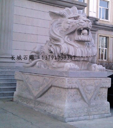 石雕臥獅子，蹲獅子